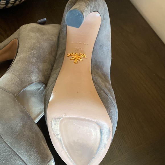 Authentic Prada platform heels - Picture 4 of 16
